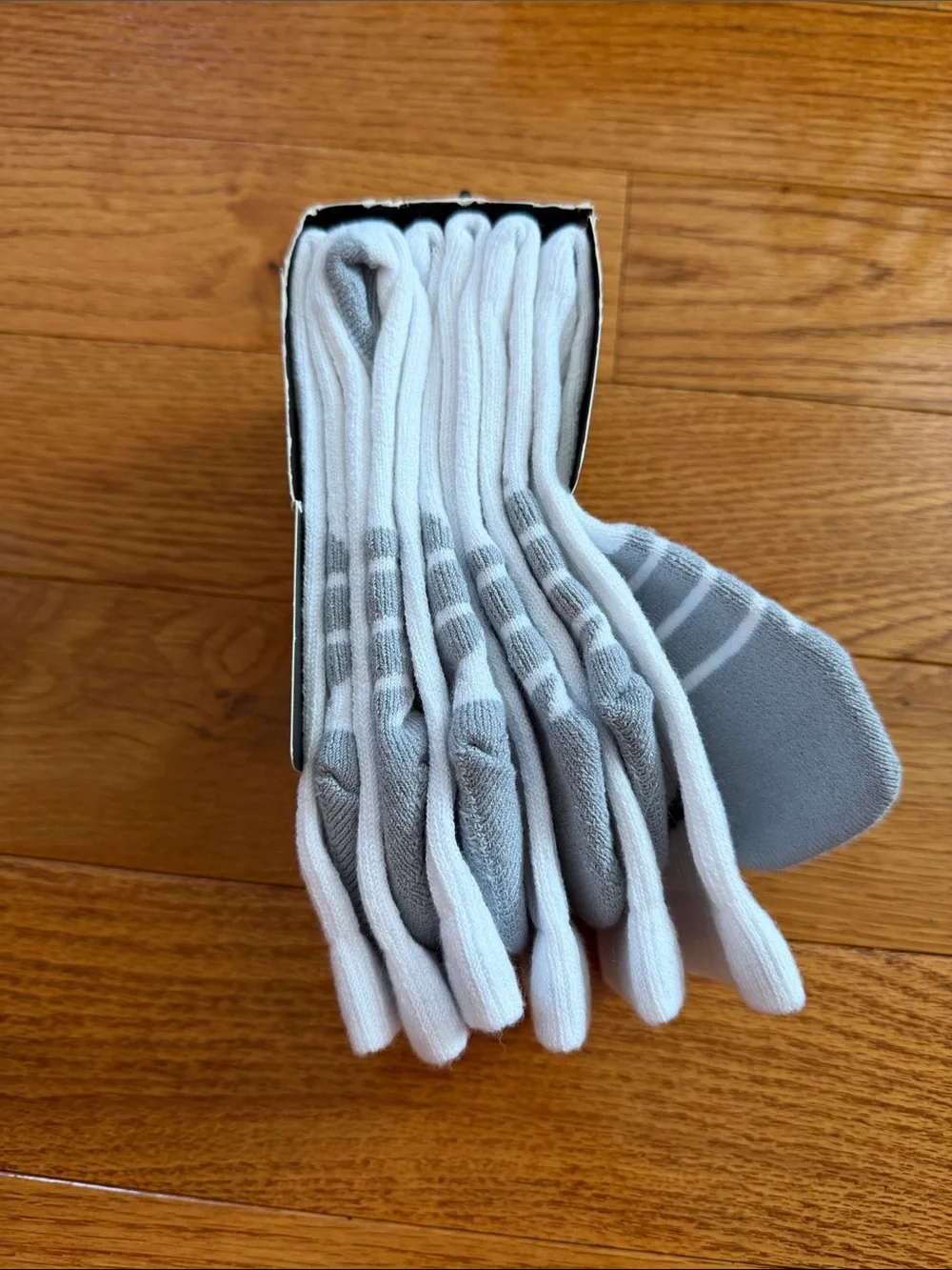Nike Everyday Max - Cushioned Crew Athletic Socks - White & Gray